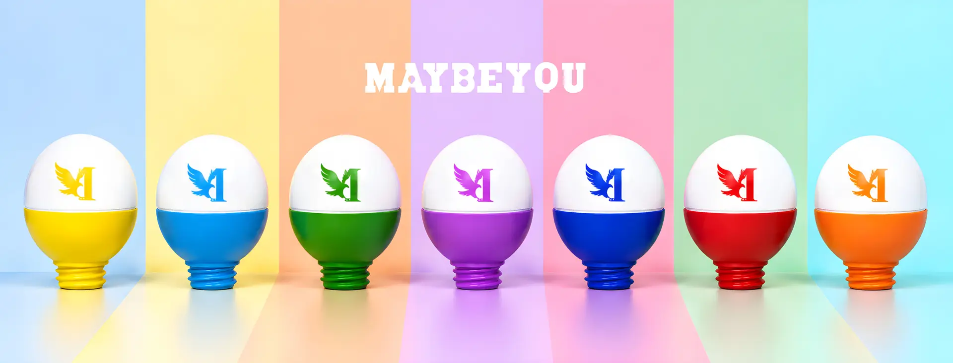 七色燈泡菌一字排開,背景是對應的七種粉彩色直條,中央是 MAYBEYOU